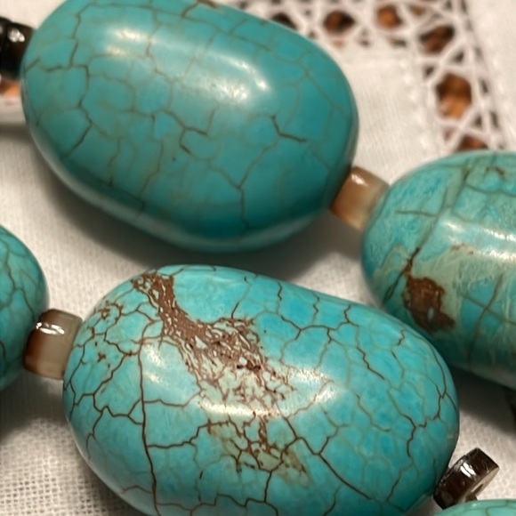 Chunky Turquoise Color Beaded necklace - Picture 4 of 6